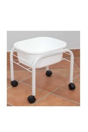 Foot soaking trolley with roller